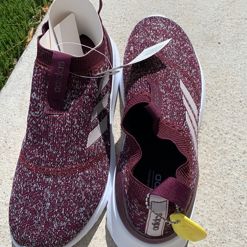 Adidas burgundy/ mauve BNWT size 8 shoes